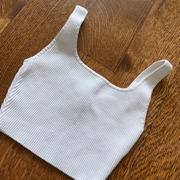 ARITZIA BABATON TANK - Picture 3 of 4